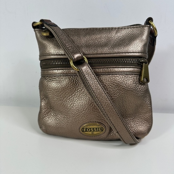 Fossil Silver Pebbled Leather Crossbody Bag Small 2 Zippered Pockets Cowhide - - Picture 1 of 11